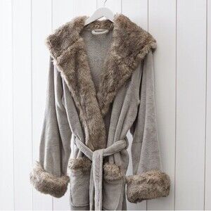 Pottery Barn Faux Fur Robe Without Hood in Gray/Chinchilla S